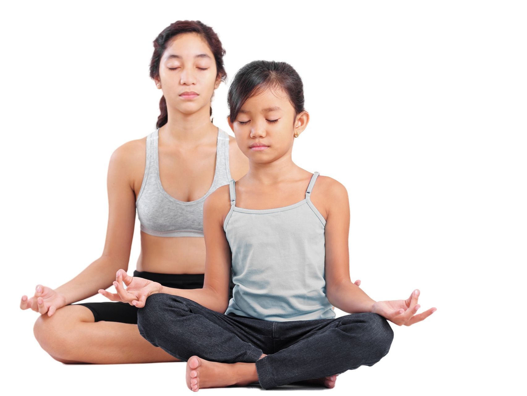 Niños practicando yoga